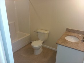 8550 Tidewater Dr in Norfolk, VA - Foto de edificio - Building Photo