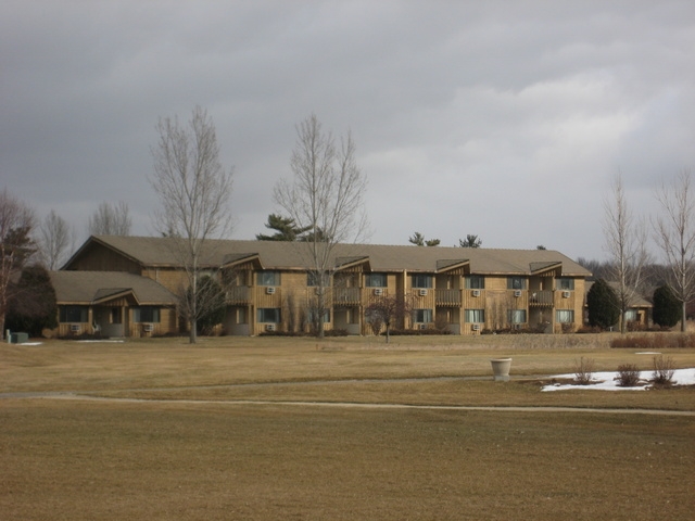 High Cliff Resort Suites in Sherwood, WI - Foto de edificio