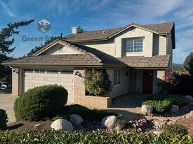 280 Fire Mountain Pl in Escondido, CA - Building Photo