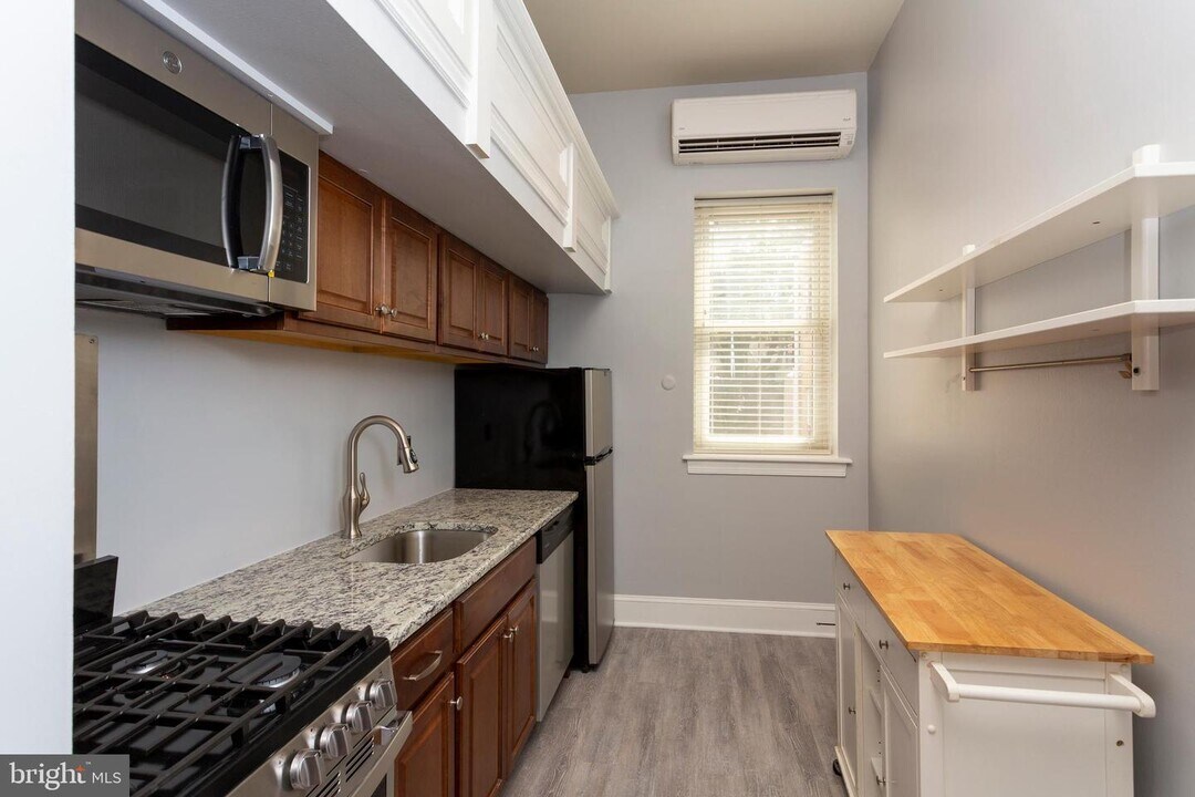1728 Mt Vernon St-Unit -3 in Philadelphia, PA - Building Photo