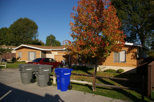 3109-3147 Bernis Ct in Spring Valley, CA - Building Photo