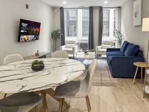 626 N Delaware Ave in Philadelphia, PA - Foto de edificio - Building Photo