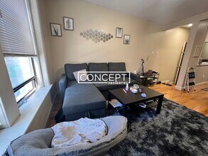 19 Peterborough St in Boston, MA - Foto de edificio - Building Photo