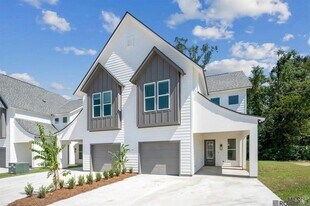 5832 Lake Shelf Dr in Baton Rouge, LA - Building Photo