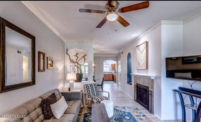 7050 E Sunrise Dr in Tucson, AZ - Building Photo - Building Photo
