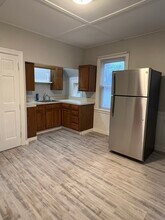 4 Fern St-Unit -2 in Taunton, MA - Foto de edificio - Building Photo
