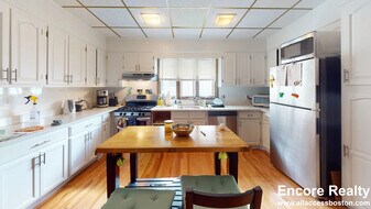 60-62 Pinkert St in Medford, MA - Building Photo