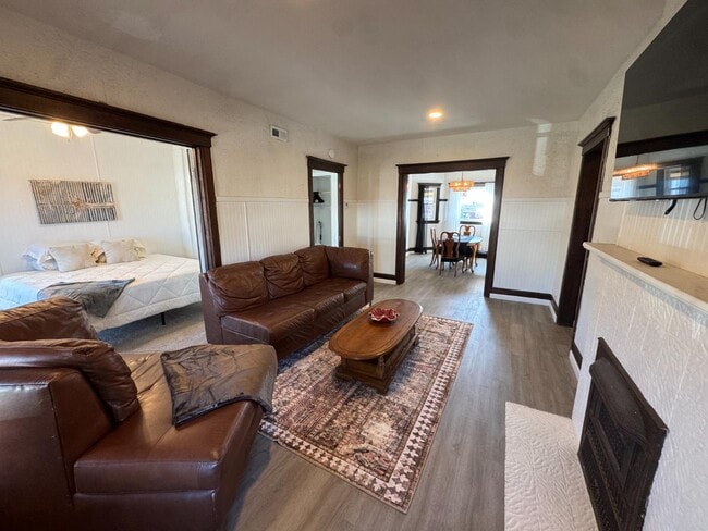 property at 504 N Roosevelt Ave