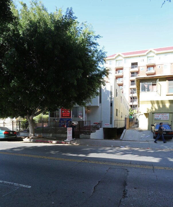 709 Irolo St in Los Angeles, CA - Foto de edificio