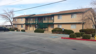 College Heights Apartments in Ridgecrest, CA - Building Photo - Building Photo