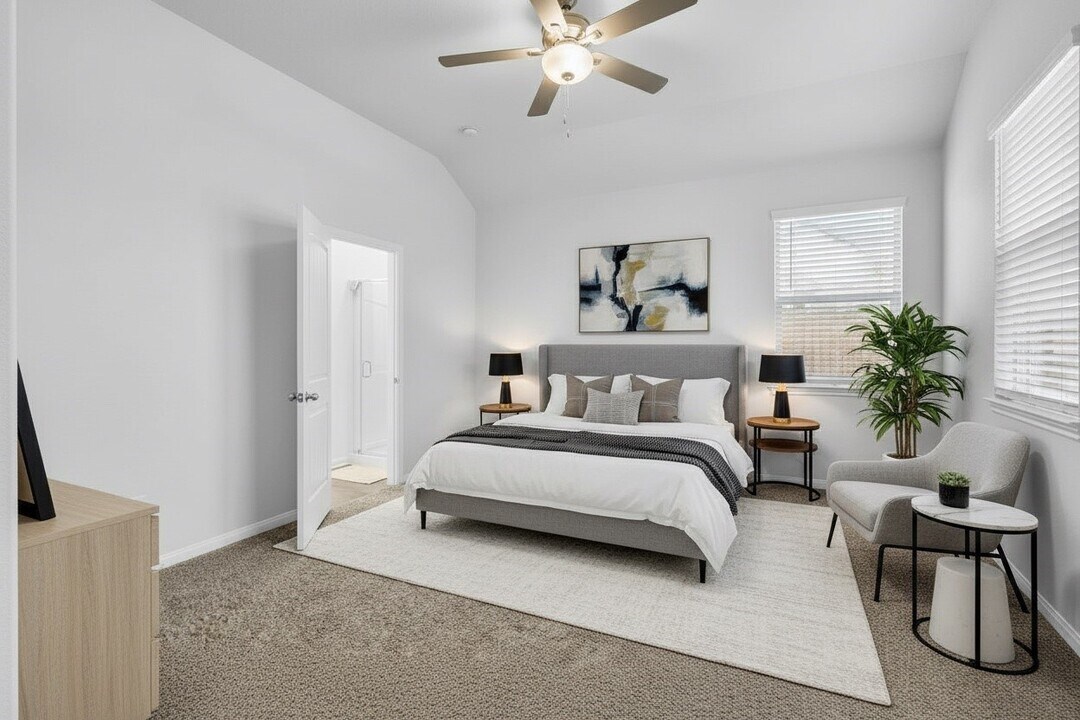 740 Brown Rd in Dayton, TX - Building Photo