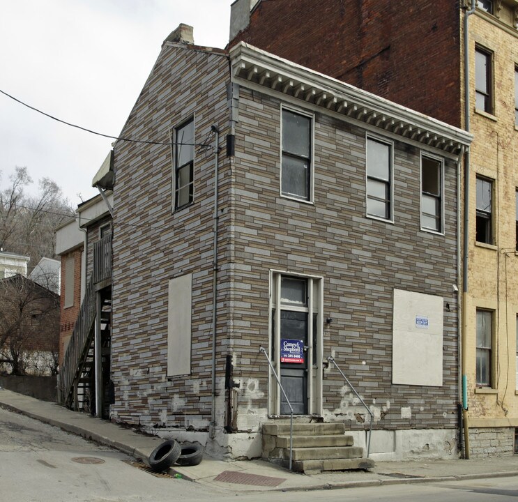 290 W McMicken Ave in Cincinnati, OH - Building Photo