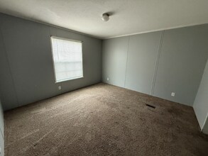 47 W Manor St in Oxford, MI - Building Photo - Building Photo