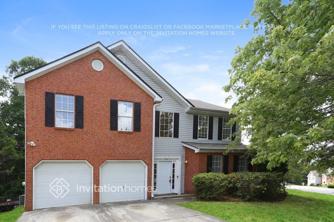 2535 Tolliver Dr in Ellenwood, GA - Building Photo