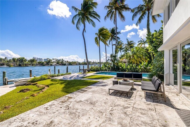 617-625 E Dilido Dr in Miami Beach, FL - Building Photo - Building Photo