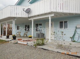 307 E 30th St in Bremerton, WA - Building Photo