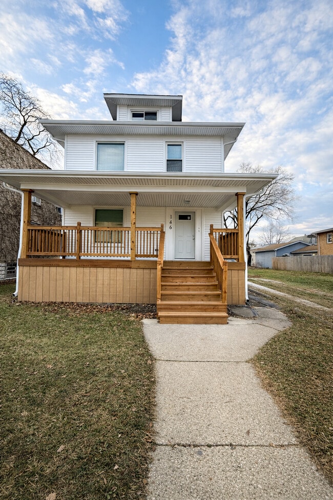 property at 146 S 9th Ave