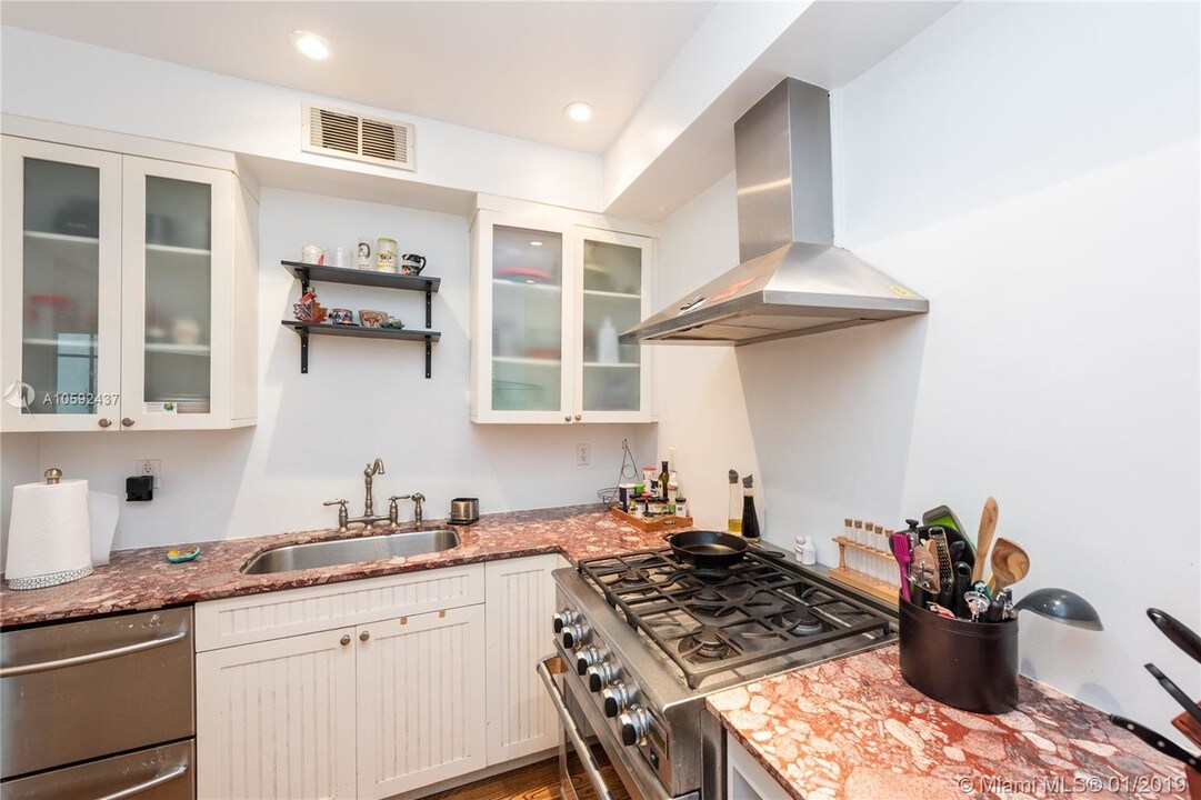 1616 Drexel Ave in Miami Beach, FL - Building Photo