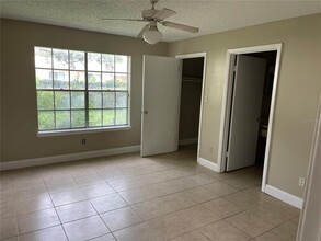 5545 Devonbriar Way in Orlando, FL - Building Photo - Building Photo