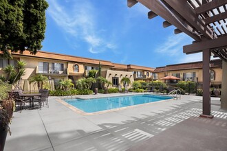 Villa Camino Apartments in Oceanside, CA - Building Photo - Building Photo