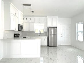 14 S 25th St in McAllen, TX - Building Photo - Building Photo