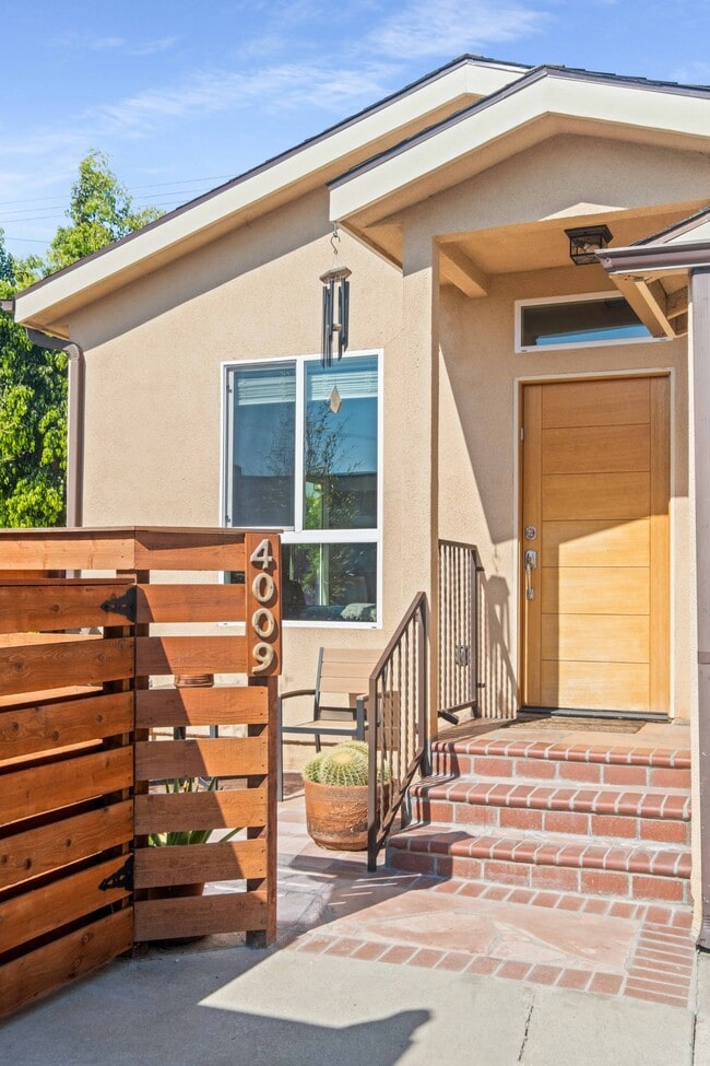 4007 W 60th St in Los Angeles, CA - Building Photo - Building Photo