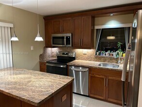 7112 SW 127th Pl in Miami, FL - Building Photo - Building Photo