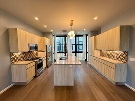 1825 1/2 Alsace Ave in Los Angeles, CA - Building Photo