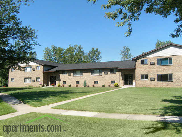 White Oaks West in Gates, NY - Building Photo - Building Photo