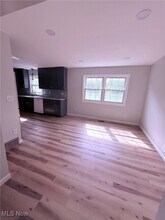 6686 Hythe St NW in Canton, OH - Building Photo - Building Photo