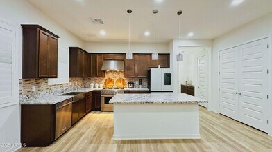 10045 E Talon Ave in Mesa, AZ - Building Photo - Building Photo