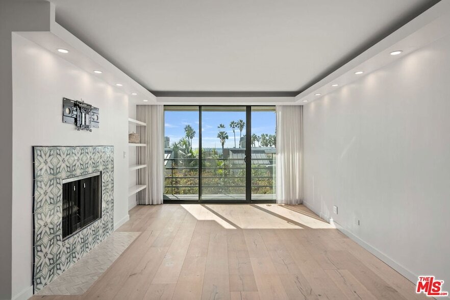 2920 Neilson Way, Unit 303 in Santa Monica, CA - Building Photo