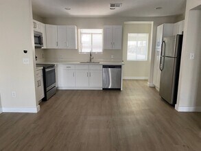 3057 N 24th Ln in Phoenix, AZ - Building Photo - Building Photo