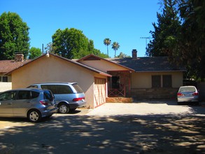 13921 Vanowen St in Van Nuys, CA - Building Photo - Building Photo