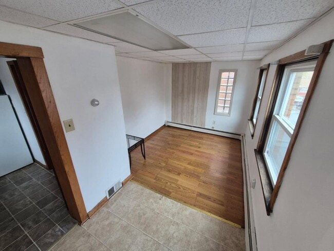1216 N 13th Ave, Unit 2nd floor in Altoona, PA - Foto de edificio - Building Photo