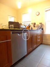 16 Wensley St, Unit 1 in Boston, MA - Foto de edificio - Building Photo