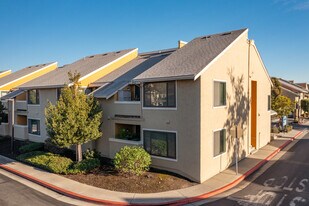 Edgewater Isle in San Mateo, CA - Building Photo