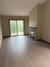 21618 Evergreen Trail in Rogers, MN - Foto de edificio - Building Photo