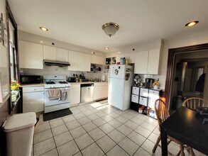 9 Raven St, Unit 2 in Boston, MA - Building Photo - Building Photo