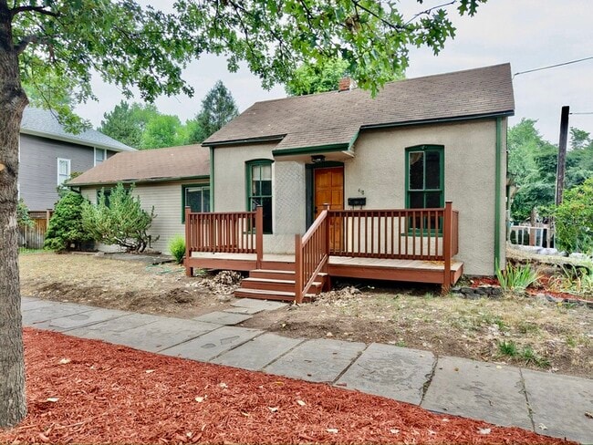 property at 418 W Olive St