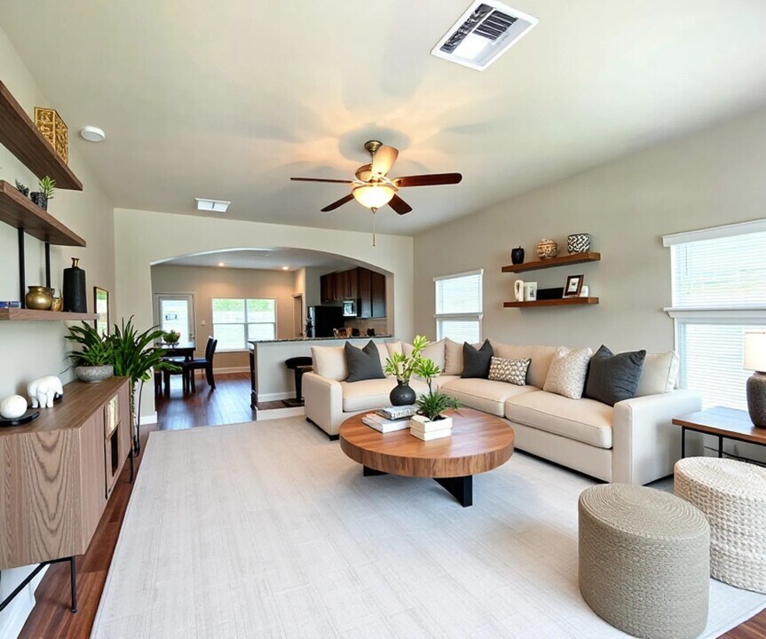 50 Woodland Hills Dr in Conroe, TX - Building Photo