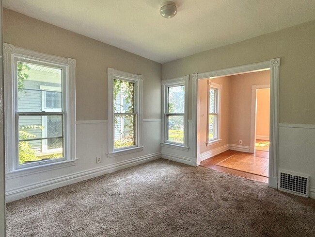 904 S Burdick St in Kalamazoo, MI - Building Photo - Building Photo