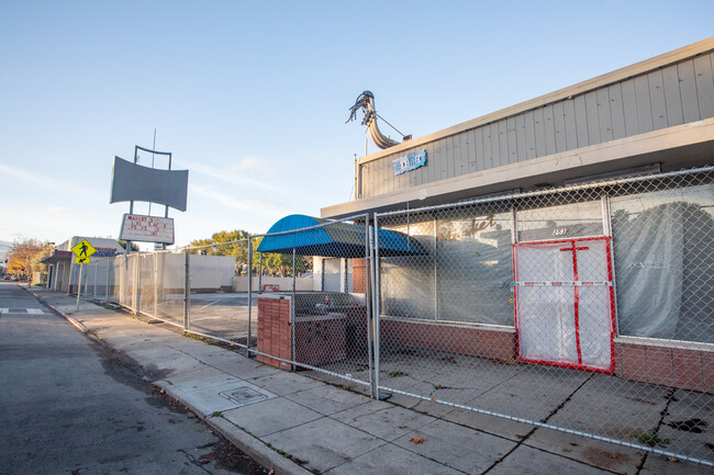 Alvarado Park in San Jose, CA - Foto de edificio - Building Photo