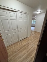 Mount Royal Apartment in Duluth, MN - Building Photo - Building Photo