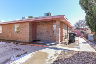 2170 Hickory Dr in Alamogordo, NM - Building Photo - Building Photo