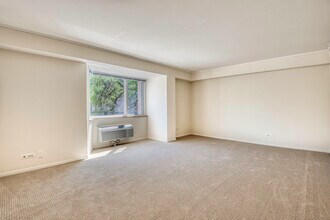 1020 Grove St in Evanston, IL - Building Photo - Building Photo