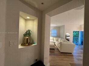 8960 NW 97th Ave in Doral, FL - Building Photo - Building Photo