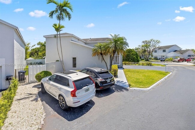 9547 SW 146th Pl in Miami, FL - Building Photo - Building Photo