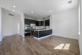 12 Merrydale Ct in San Rafael, CA - Building Photo - Building Photo