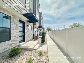 7364 S Dewmar Ct in Midvale, UT - Building Photo